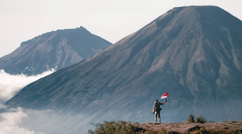 Sederet Gunung Tertinggi Yang Ada Di Tanah Air