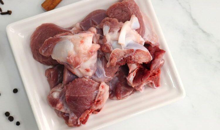 Trik Mengolah Daging Kambing Agar Tidak Keras