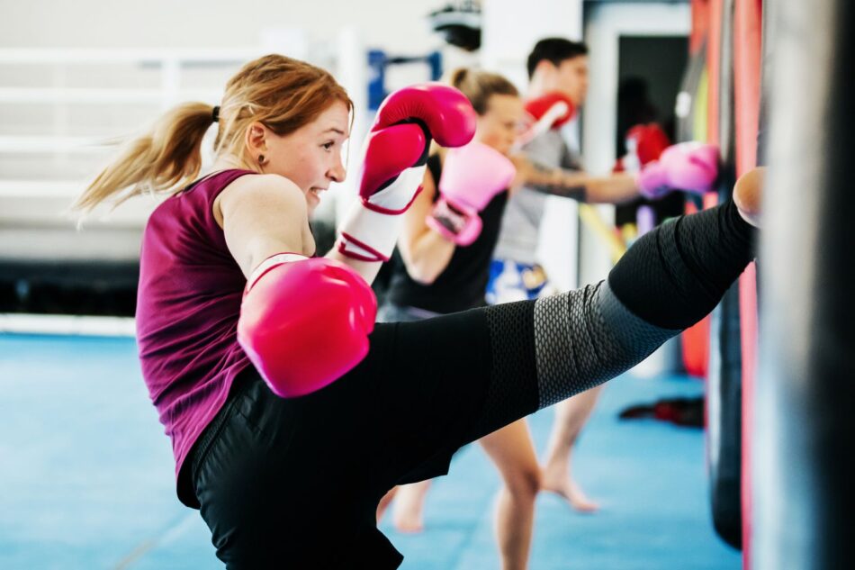 Tendangan Dan Tinju Dari Olahraga Kickboxing