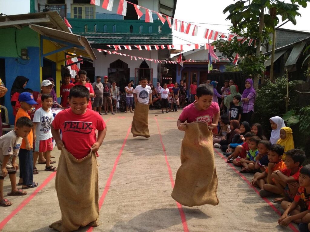 Permainan Balap Karung