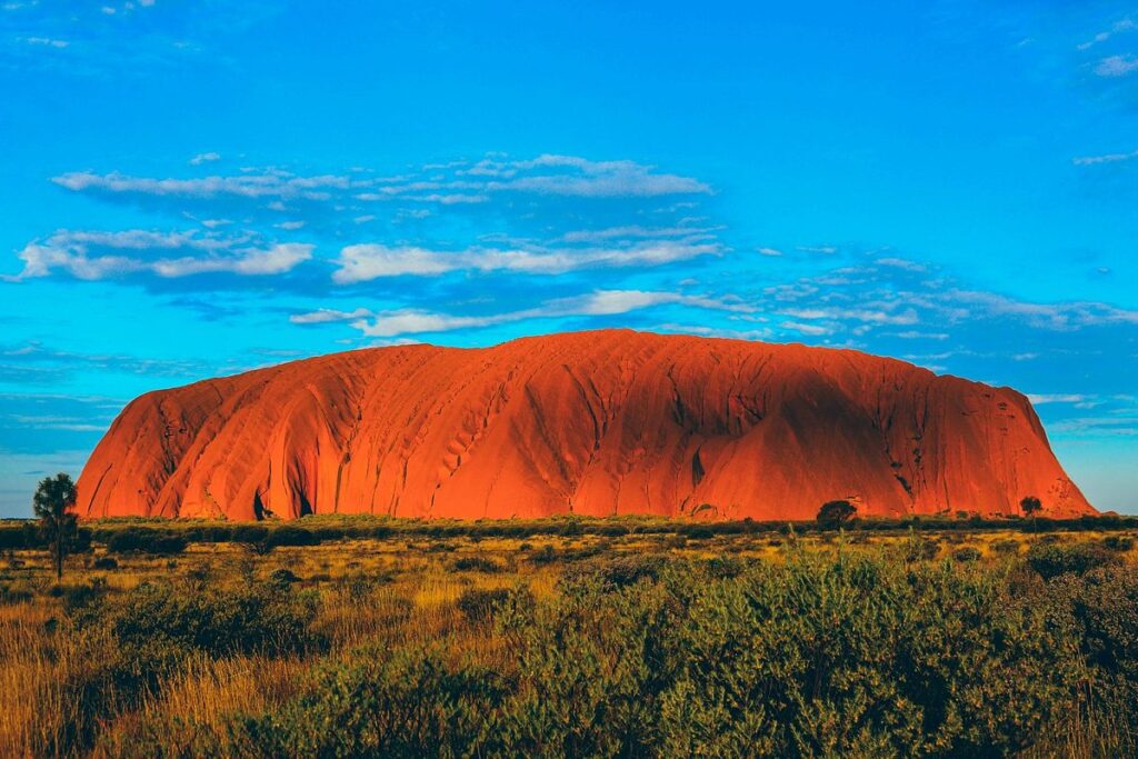 Menikmati Keindahan Alam Di Uluru