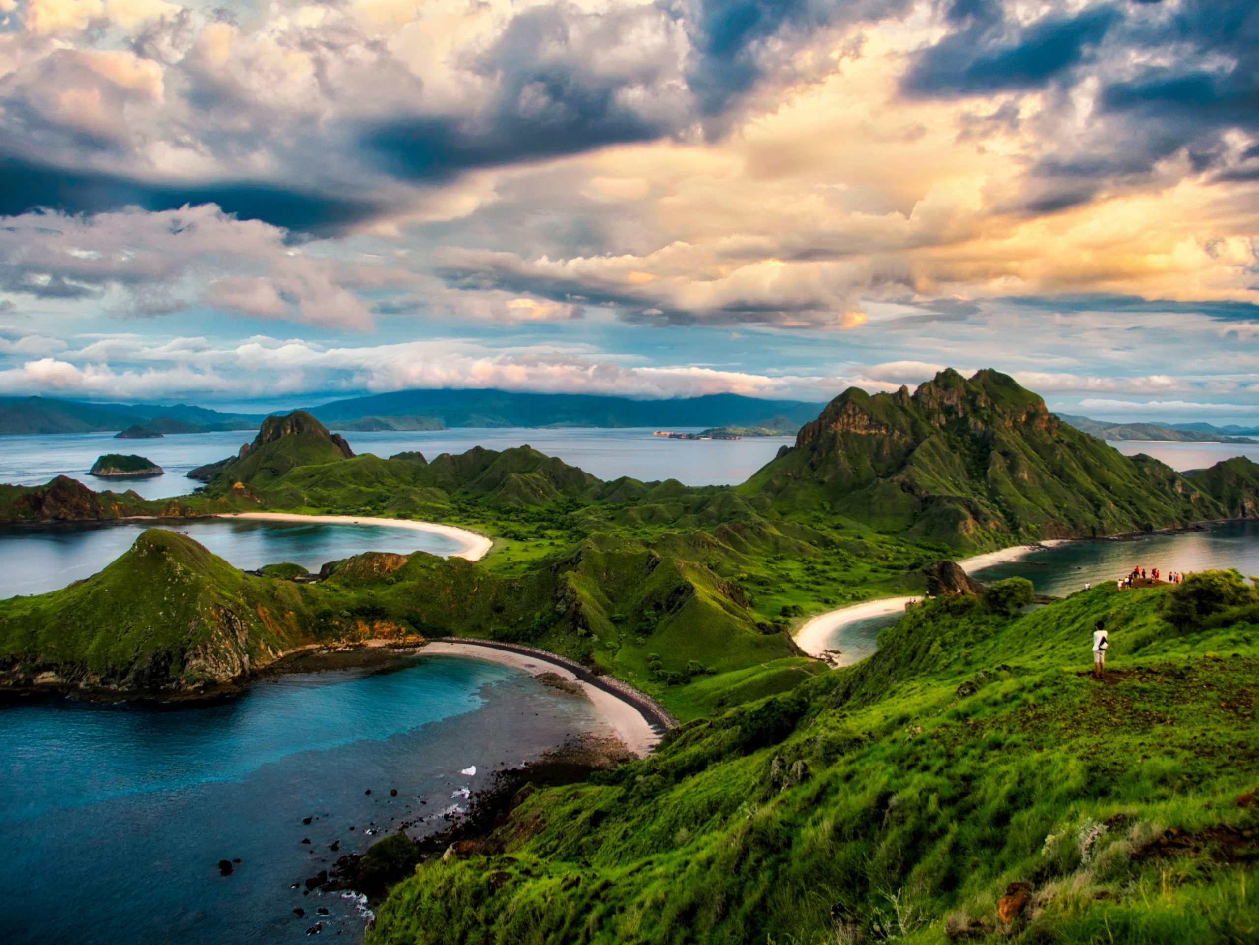 Keindahan Alam Pulau Komodo Menjadi Daya Tarik Wisatawan
