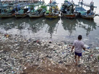 Upaya Menyelamatkan Perairan Dari Ancaman Sampah Plastik