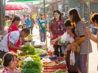 Fungsi Pasar Tradisional Dalam Kehidupan Masyarakat