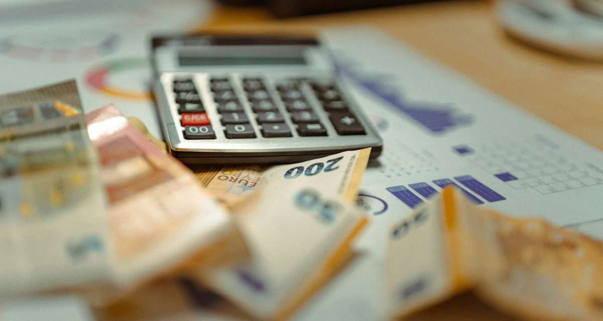 Cerdas Finansial, Bijak Memutuskan: Urgensi Literasi Keuangan