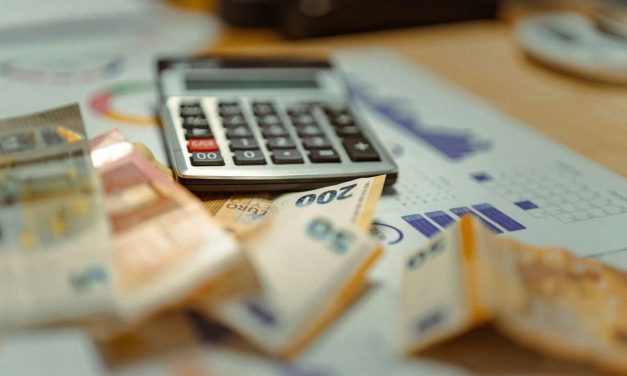 Cerdas Finansial, Bijak Memutuskan: Urgensi Literasi Keuangan