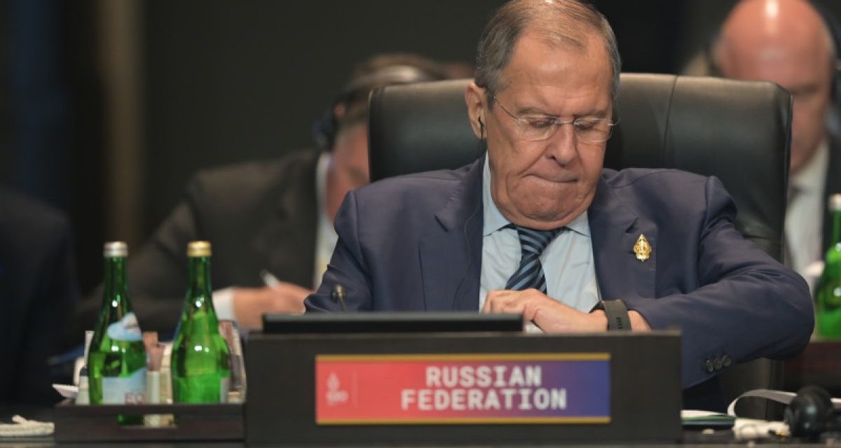 Isolasi Rusia: Lavrov Cari Alternatif Pengganti Dolar AS