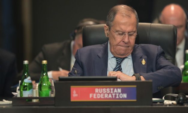 Isolasi Rusia: Lavrov Cari Alternatif Pengganti Dolar AS