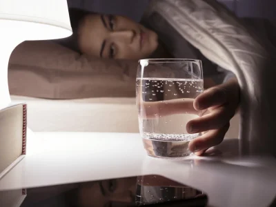 Metabolisme Dan Detoksifikasi: Minum Air Putih Sebelum Tidur