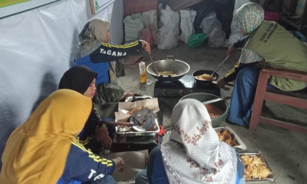 Kemensos Dirikan Dapur Umum Untuk Korban Banjir Purbalingga