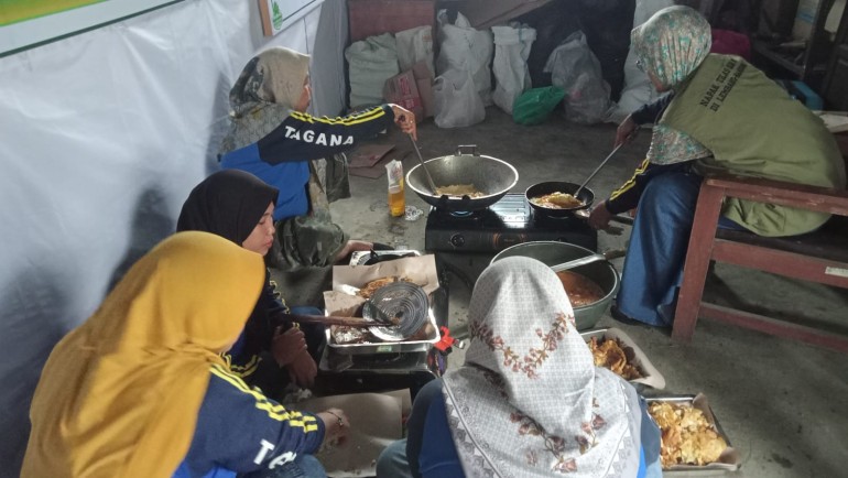 Kemensos Dirikan Dapur Umum Untuk Korban Banjir Purbalingga