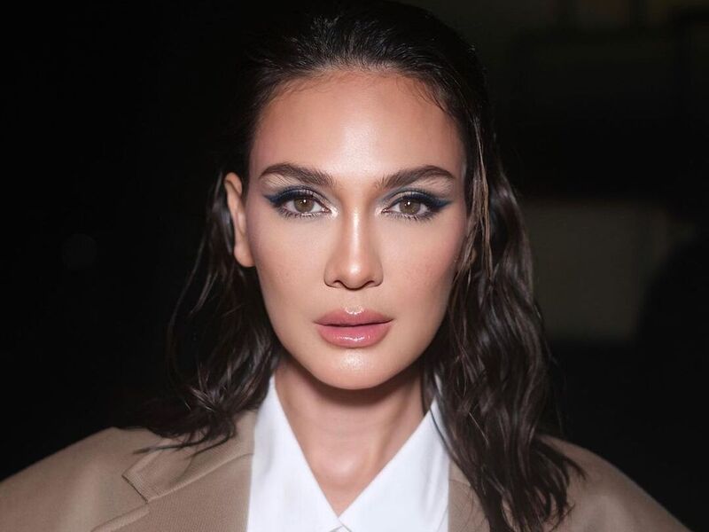 Luna Maya Pesona Dan Kecantikan Di Entertaiment Yang Memikat