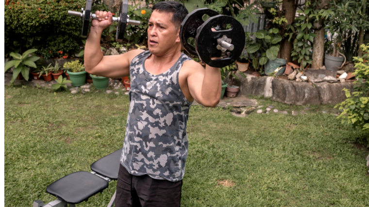 Pengaruh Overhead Dumbbell Squat Terhadap Kecepatan Renang