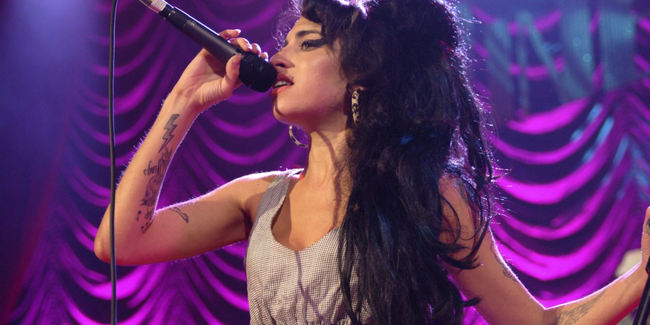 Amy Winehouse Memiliki Ketergantungan Pada Narkoba Dan Alkohol