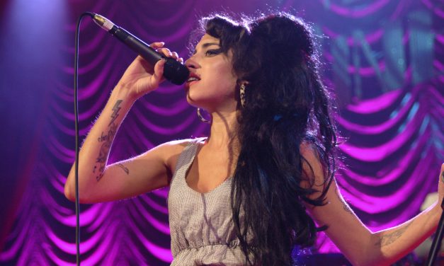 Amy Winehouse Memiliki Ketergantungan Pada Narkoba Dan Alkohol
