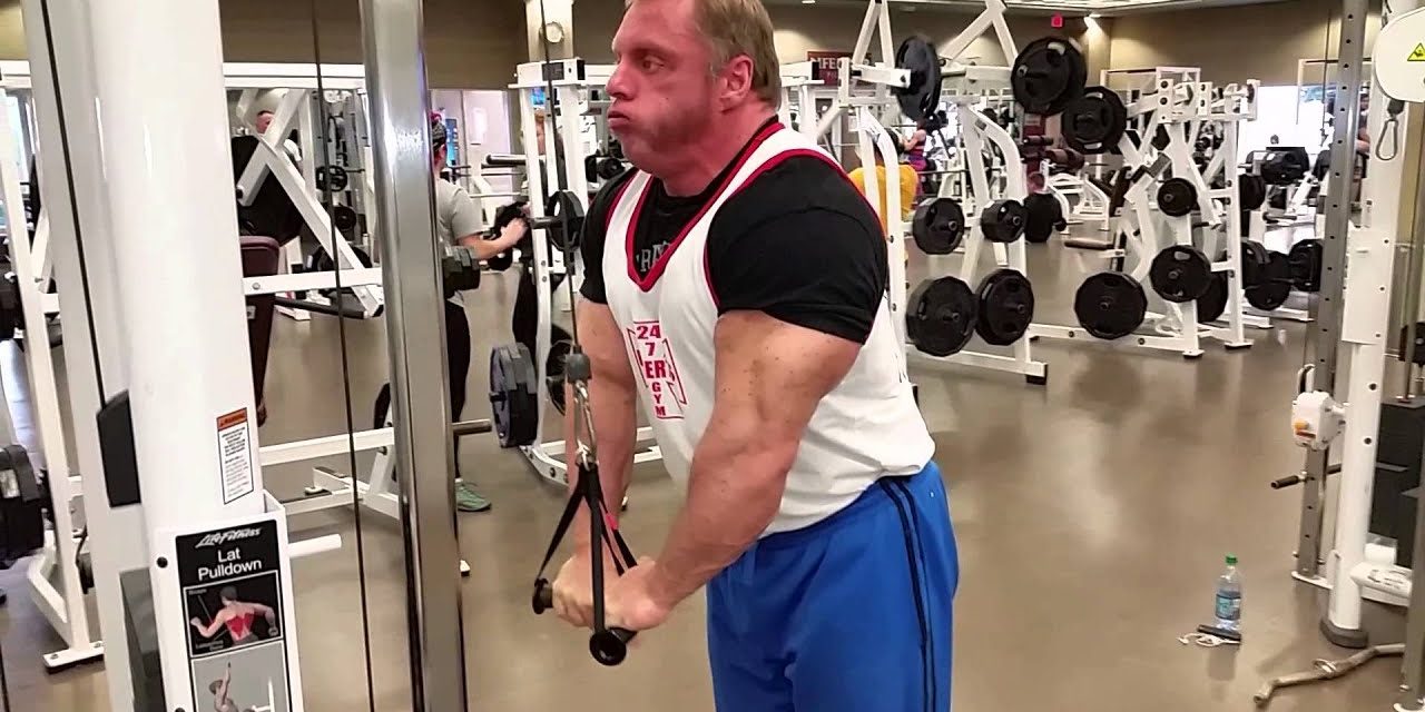 Tricep Pushdown Teknik Efektif Membentuk Lengan Ideal